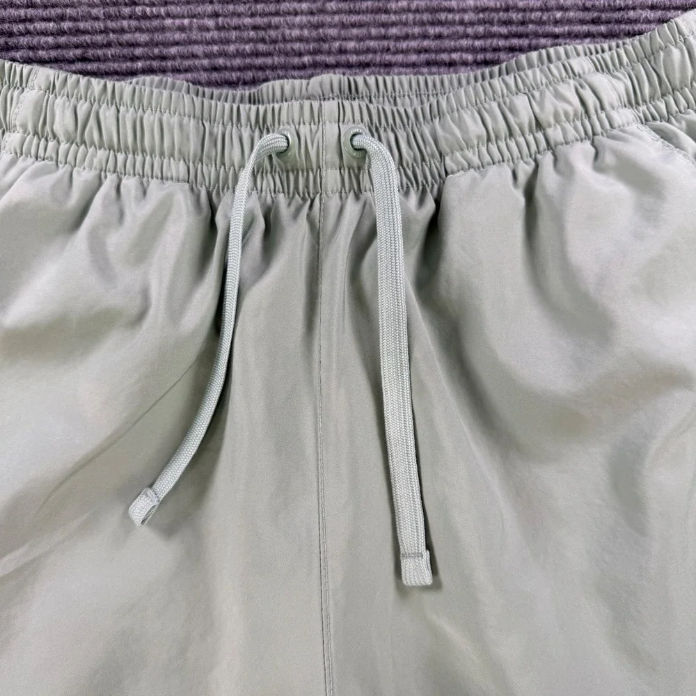 Nike Sportswear Woven‎ Flow Shorts Mens Medium Sage Green AR2382-386 Mesh Lined